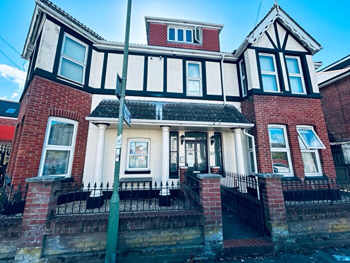 1 Bedroom Flat To Rent In Walpole Road, Boscombe, BH1