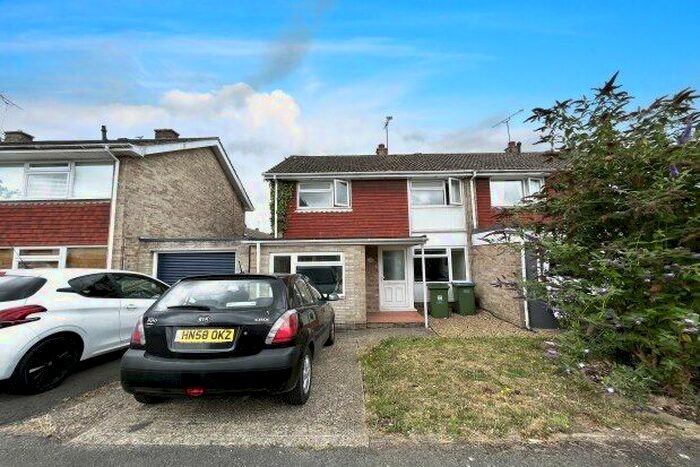 3 Bedroom End Of Terrace House To Rent In Beacon Way, Southampton, SO31