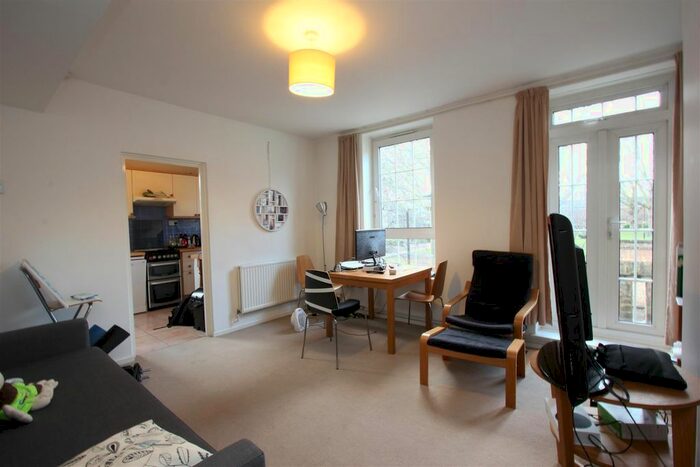 1 Bedroom Flat To Rent In Beechey House, Watts Street, Wapping, E1W