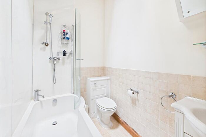 2 Bedroom Character Property To Rent In A London Road, Wansford, Peterborough, Cambridgeshire, PE8