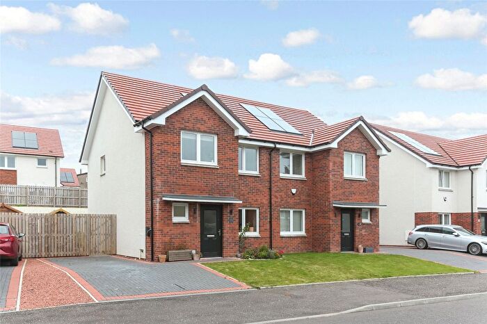 3 Bedroom Semi-Detached House For Sale In Tower Drive, Gourock, PA19
