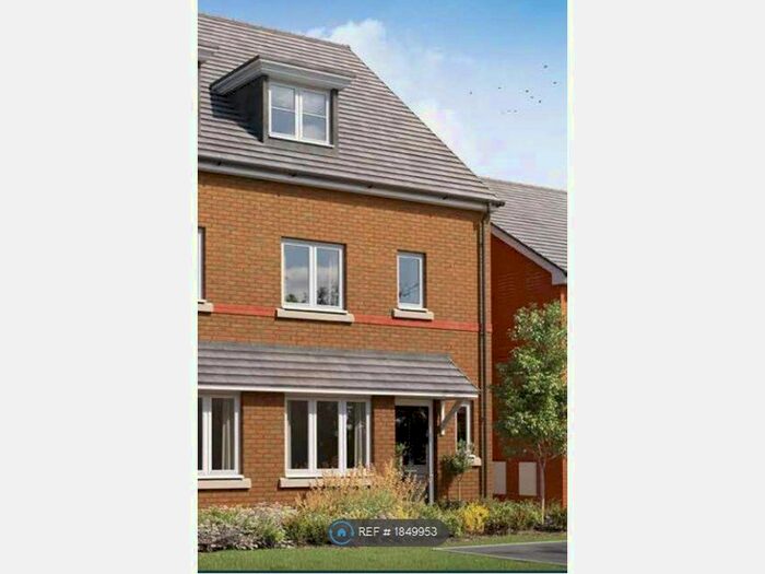 4 Bedroom Semi-Detached House To Rent In Rydal Drive, Middleton, M24