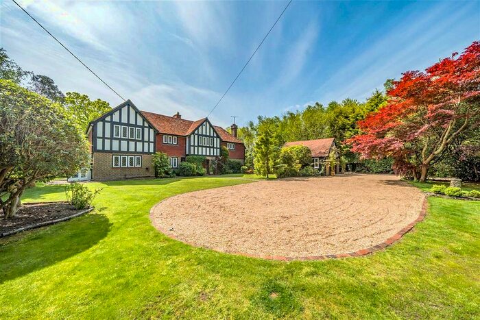 4 Bedroom Detached House For Sale In Powdermill Lane, Battle, TN33