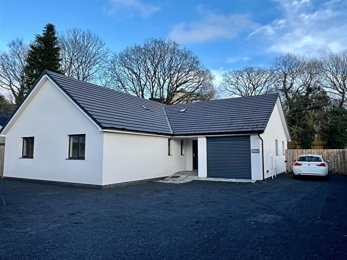 3 Bedroom Detached Bungalow For Sale In Greenfield Road, Twyn, SA18