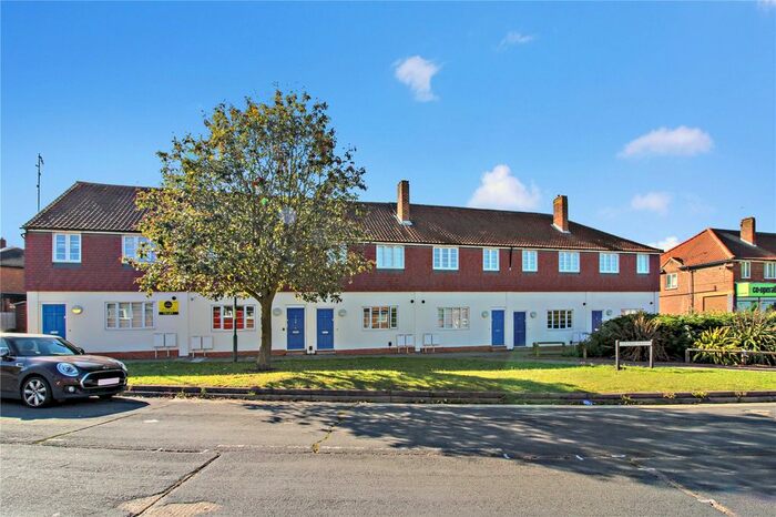 2 Bedroom Flat To Rent In Central Parade, Rochester ME1