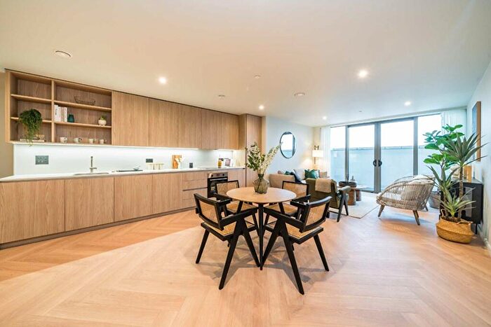 1 Bedroom Flat For Sale In Coombe Road, New Malden, KT3