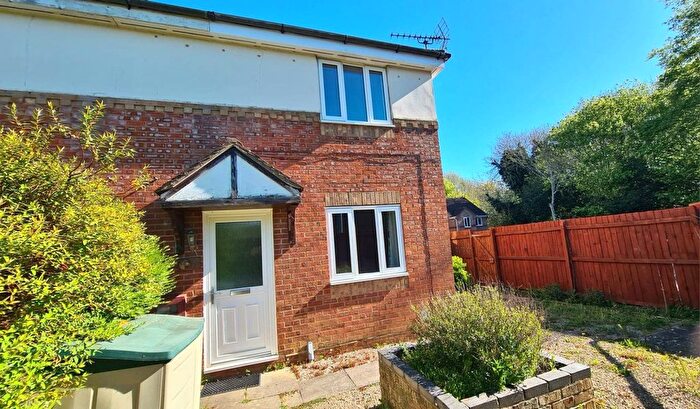 2 Bedroom Property To Rent In Stanley Way, Northants, NN11