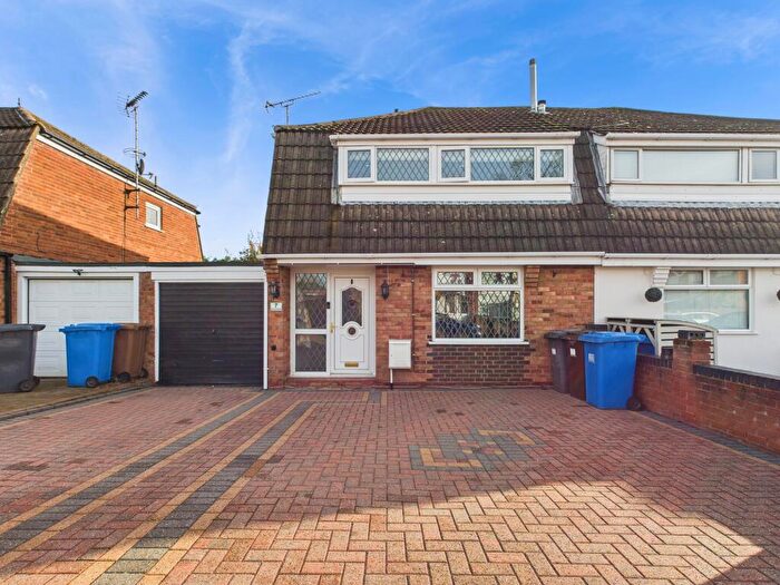 3 Bedroom Semi-Detached House To Rent In Briar Lea Close, Sinfin, DE24