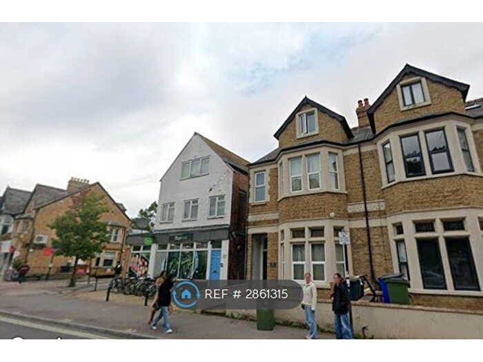 5 Bedroom Semi-Detached House To Rent In Cowley Road, Oxford, OX4