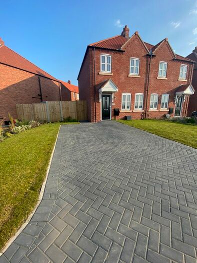 3 Bedroom Semi-Detached House To Rent In Lumley Avenue, Hull, HU7