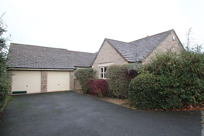 3 Bedroom Detached Bungalow To Rent In Maytree Gates, Evesham Road, Bishops Cleeve, Cheltenham, GL52
