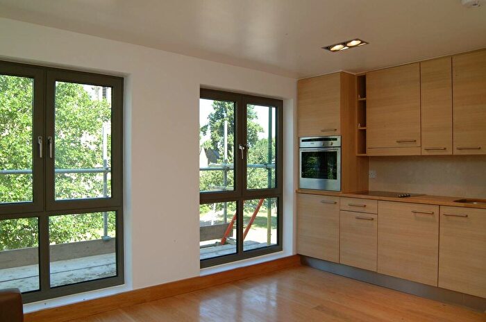 2 Bedroom Flat To Rent In Prebend Street, Angel, London, N1