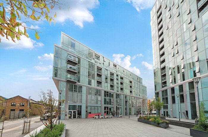 3 Bedroom Flat For Sale In Atrium Heights, Little Thames Walk, Greenwich, Deptford, SE8