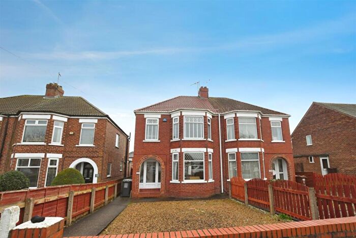 3 Bedroom Semi Detached House For Sale In Sutton Road, Hull, HU8