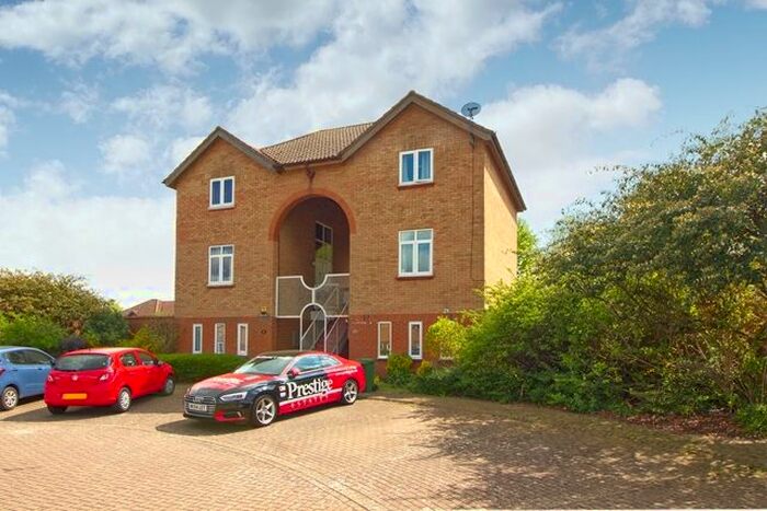 1 Bedroom Maisonette To Rent In Engaine Drive, Shenley Church End, Milton Keynes, MK5