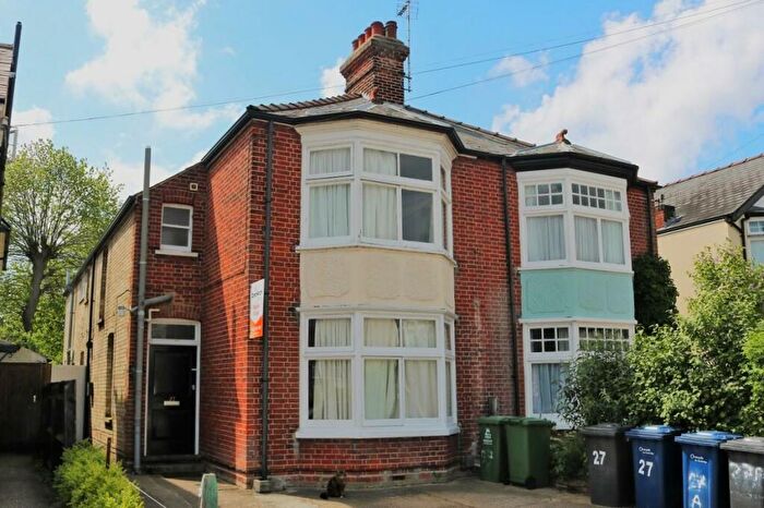 5 Bedroom House To Rent In Highworth Avenue, Cambridge, CB4