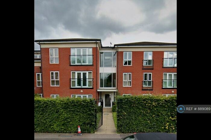 2 Bedroom Flat To Rent In Kendra Hall Road, Croydon, CR2