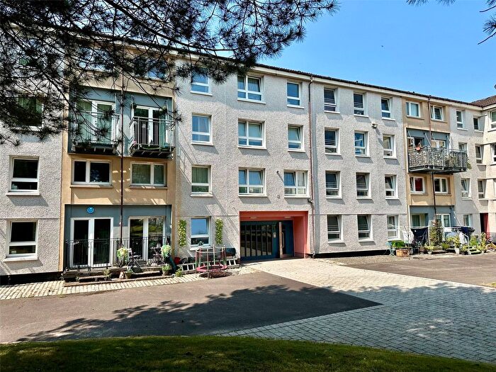2 Bedroom Maisonette For Sale In Hallside Place, Glasgow, Glasgow City, G5