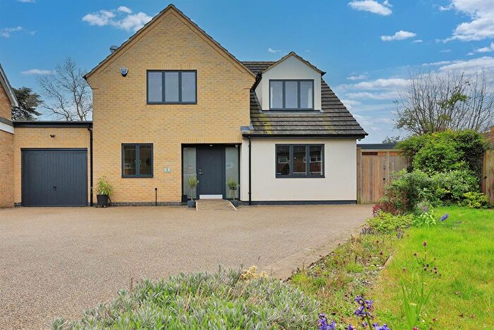 5 Bedroom Link Detached House For Sale In Hall End, Milton, CB24