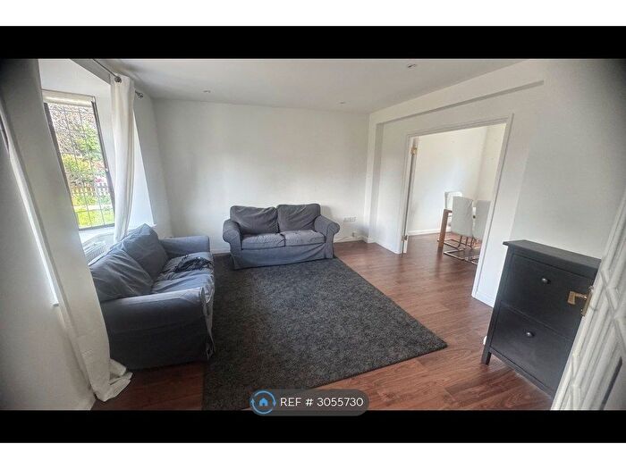 3 Bedroom Terraced House To Rent In Chestnut Grove, Mitcham, CR4