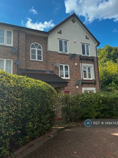 2 Bedroom Flat To Rent In Grange Close, Leeds, LS10