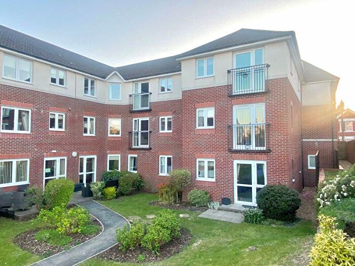1 Bedroom Retirement Property For Sale In Faregrove Court, Grove Road, Fareham, PO16