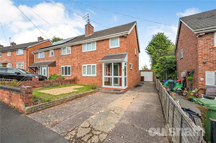 3 Bedroom Semi-Detached House For Sale In Landor Road, Redditch, Worcestershire, B98