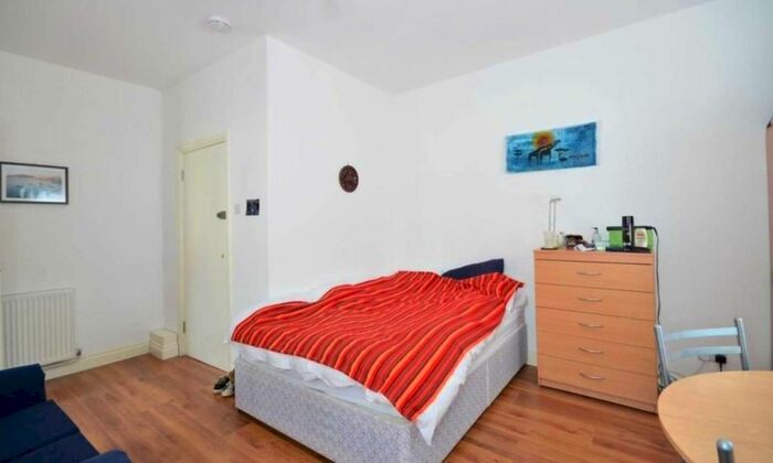 Studio To Rent In Mount View Road, Harringay, London, N4