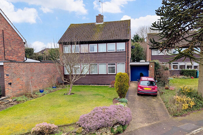 3 Bedroom Detached House For Sale In The Apple Orchard, Hemel Hempstead, HP2