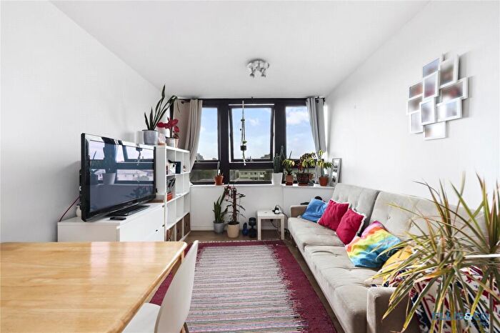 Apartment To Rent In Mayfield House, Cambridge Heath Road, London, E2