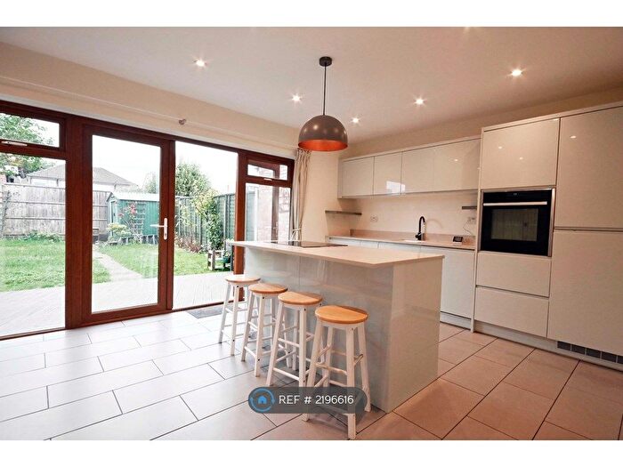 3 Bedroom Semi-Detached House To Rent In Cornwall Close, Waltham Cross, EN8