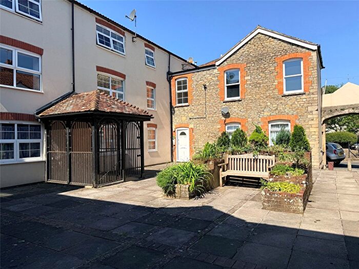 1 Bedroom Flat For Sale In Vineys Yard, Bruton, Somerset, BA10