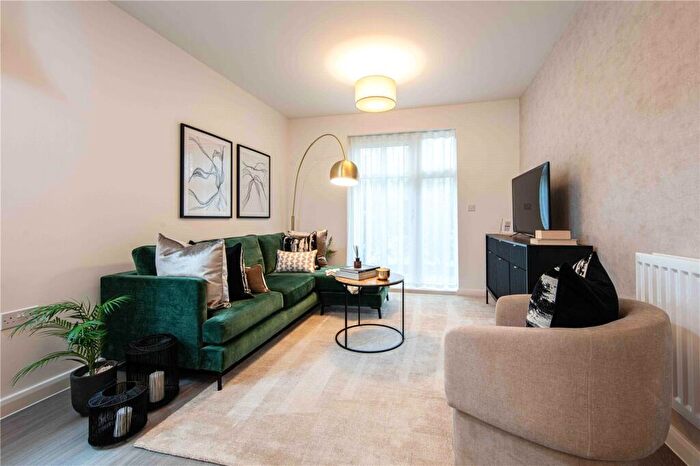 2 Bedroom Flat For Sale In Sunningdale Park, Berkshire, SL5