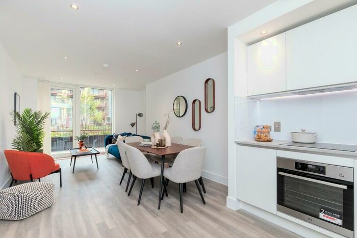 3 Bedroom Duplex To Rent In Thames Road, London, E16