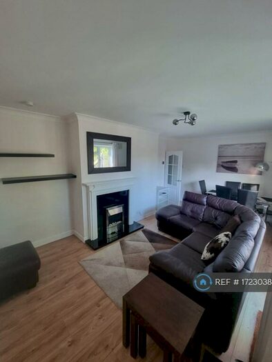 2 Bedroom Flat To Rent In Blackheath, London, SE3