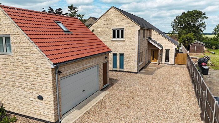 4 Bedroom Detached House For Sale In Hill View, Swallow Hill, Thurlby, PE10