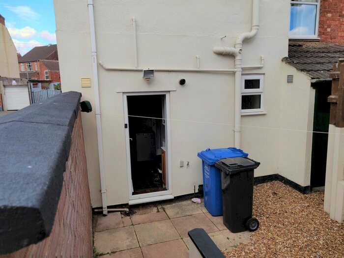 1 Bedroom Flat To Rent In Princes Street, Kettering, NN16