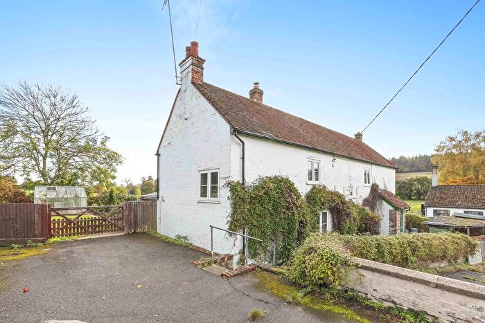 3 Bedroom Cottage For Sale In Missenden Road, Amersham, HP7