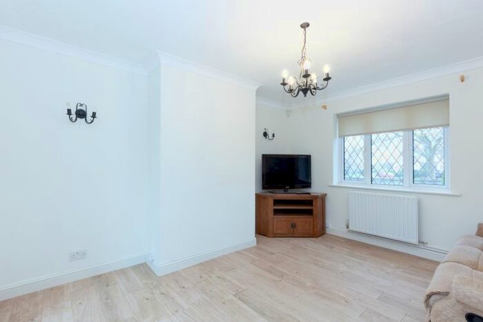 3 Bedroom Semi-Detached House To Rent In Hilliat Fields, Drayton, Abingdon, OX14