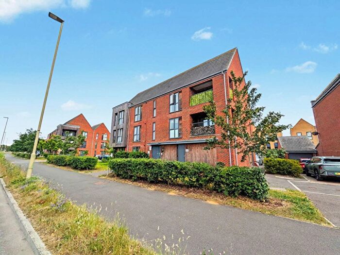 2 Bedroom Flat For Sale In Louisburg Avenue, Bordon, Hampshire, GU35