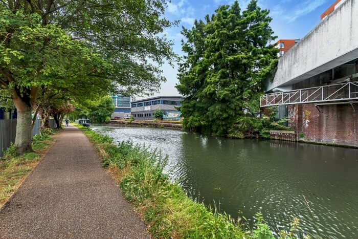 2 Bedroom Flat For Sale In Hatton Road, Wembley, HA0