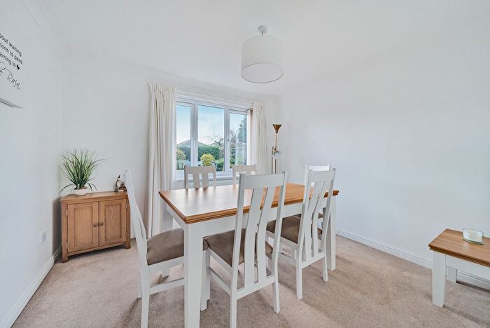 4 Bedroom Detached House For Sale In Peile Drive, Taunton, TA2