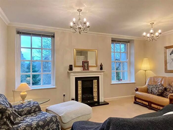 2 Bedroom Flat To Rent In Rembrandt Court, Swansea, SA2