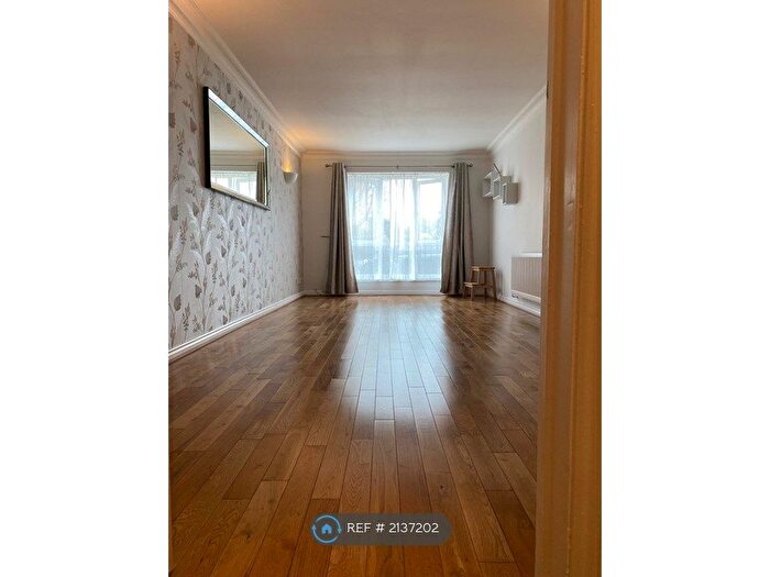 2 Bedroom Flat To Rent In Canbury Park Road, Kingston Upon Thames, KT2