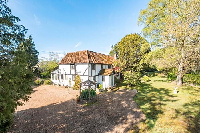 3 Bedroom Cottage For Sale In Chobham, Surrey, GU24