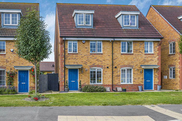 3 Bedroom Semi-Detached House For Sale In Miles East, Didcot, OX11