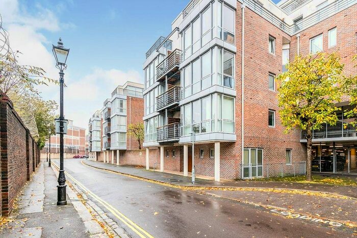 1 Bedroom Flat To Rent In Bonfire Corner, Portsmouth, PO1