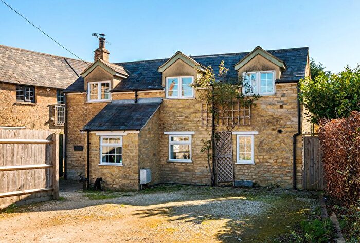 3 Bedroom Cottage For Sale In Manor Road, Brize Norton, Carterton, Oxfordshire, OX18