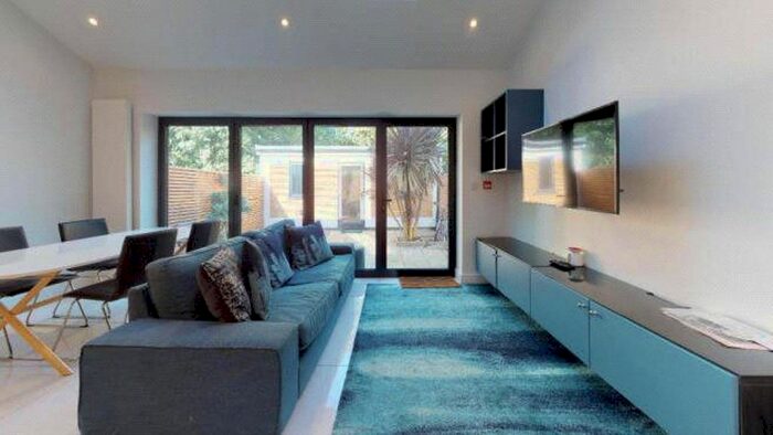 1 Bedroom Studio To Rent In .Glenister Park Road, Streatham Vale, London, SW16