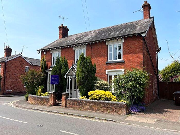4 Bedroom Semi-Detached House For Sale In High Street, Belbroughton, DY9